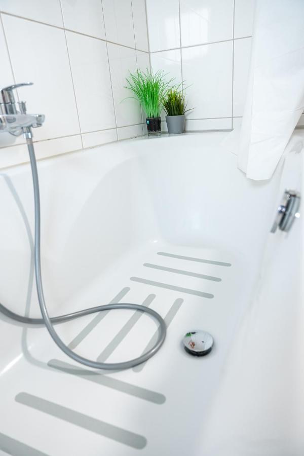 #1 Modernes Zimmer Mit Pool Und Garten Μέμμινγκεν Εξωτερικό φωτογραφία